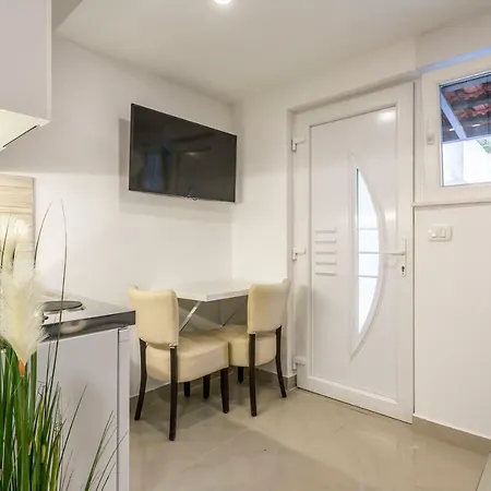 Apartment Nikol *