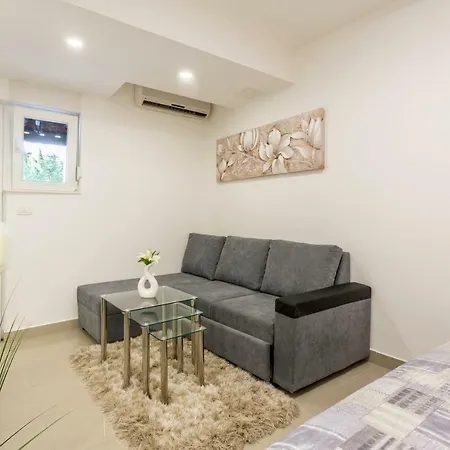 Apartment Nikol *