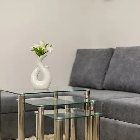 Nikol Apartment *