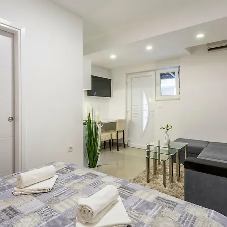 Nikol Apartamento *